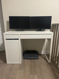 OFFICE DESK WITH DRAWERS!! EXCELLENT CONDITON