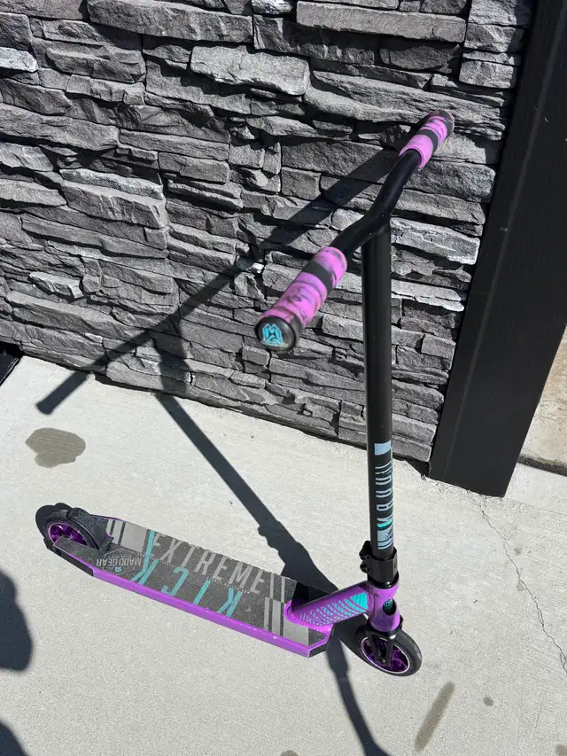 MADD Gear Scooter552036904186030083