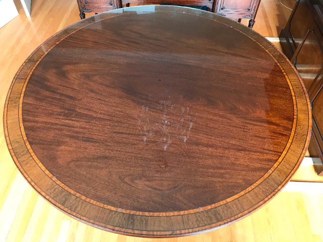 Gorgeous Vintage Mahogany Dining Table with Satinwood Banding in Dining Tables & Sets in Peterborough - Image 2