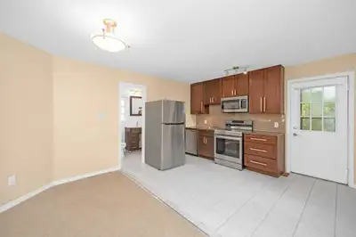2bdrm 1 bath