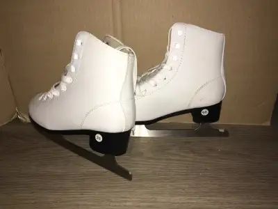 White figure skates, size 36, new