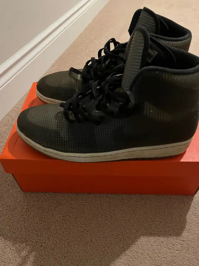 Nike Air Jordan  in Men's Shoes in Kitchener / Waterloo - Image 6