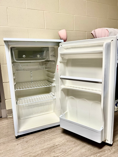 LG Mini Fridge | CAN DELIVER | 18"x19"x33", View more