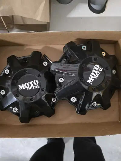 Tires are 275 60 20. Rims and tires in perfect shape. No curb rash. Tires were balanced in August 20...