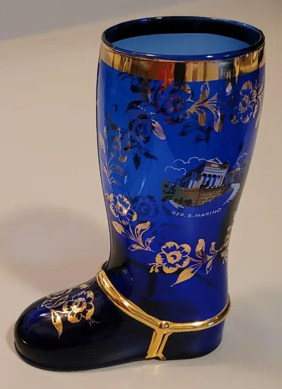 Vintage San Marino Cobalt Blue Glass Boot Glass w/ Gold Flowers in Arts & Collectibles in Oshawa / Durham Region - Image 4