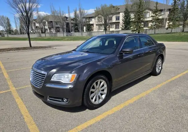 2014 Chrysler 300512180183819898884