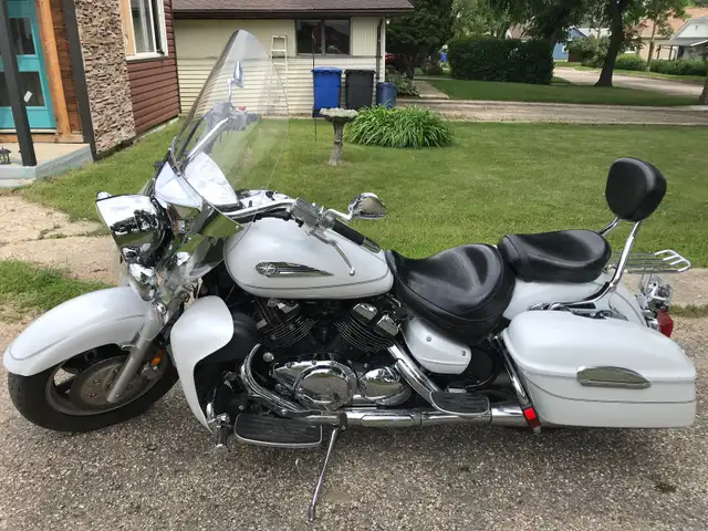 2006 Yamaha Royal Star Tour Deluxe 1300 4-cylinder in Street, Cruisers & Choppers in Brandon - Image 3