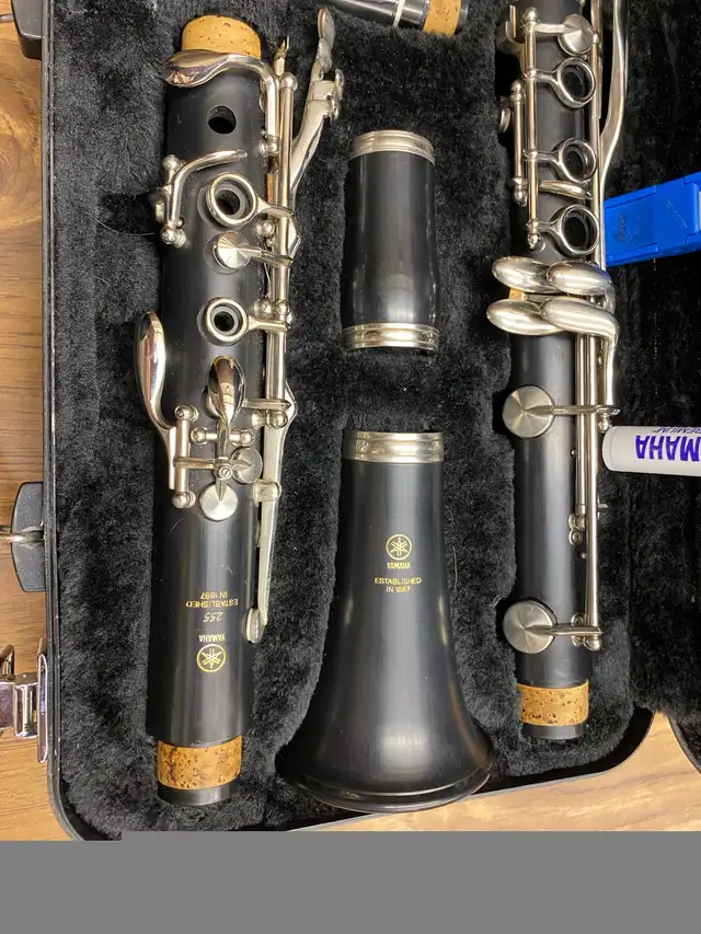 Yamaha Clarinet. Model #255 Absolute MINT condition.Newest model in Woodwind in Saskatoon - Image 4