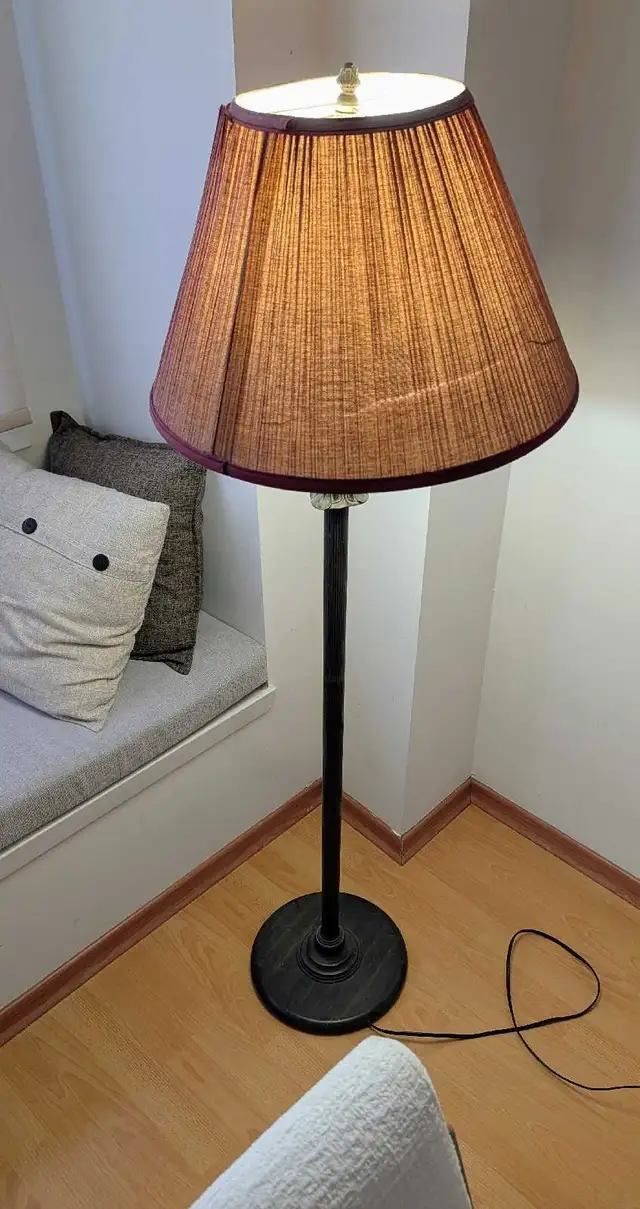 Floor Lamp with Pleated Shade in Indoor Lighting & Fans in City of Toronto - Image 3