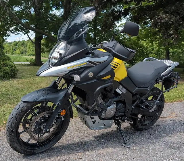 2017 Suzuki VStrom DL650, low km + extras in Sport Touring in City of Toronto - Image 8