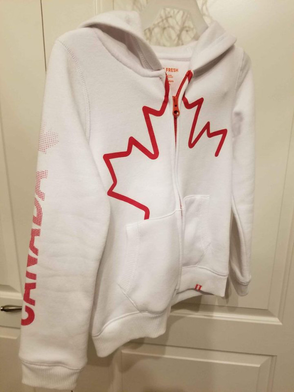 BRAND NEW kids Canada sweater in Kids & Youth in Napanee