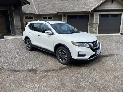 2018 Nissan Rogue AWD, great shape, 2.5L 4cyl, model S 164,000kms, new tires Has been a phenomenal c...