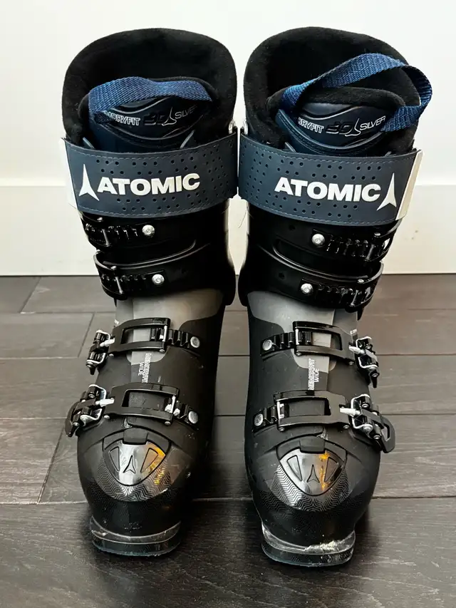 Atomic Hawx Magna 110s Men’s Ski Boots (26/26.5; 102mm; Wide) in Ski in Calgary - Image 3