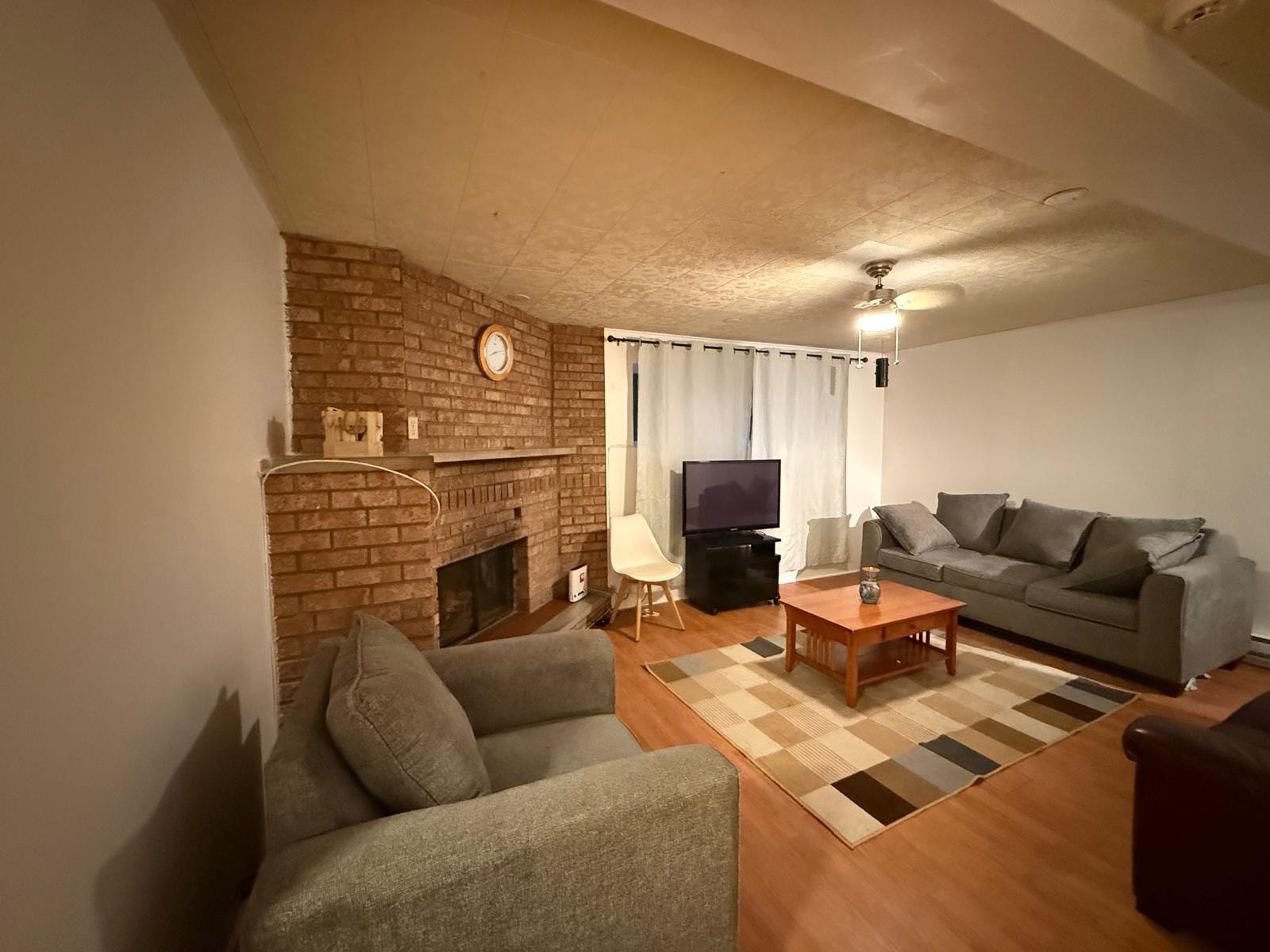 CHAMBRES MEUBLÉES TOUT INCLUS À LOUER – VILLE SAINT-LAURENT — photo 1