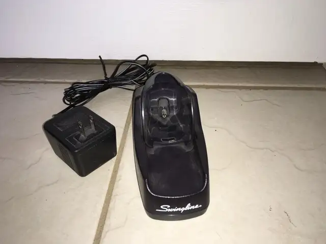 Swingline charging cradle in Other in Mississauga / Peel Region - Image 2