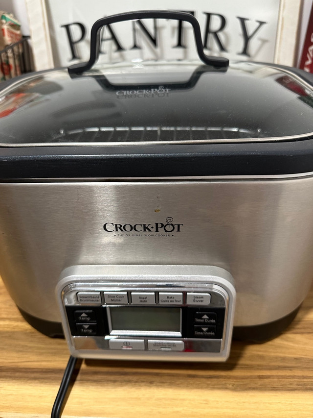 Crockpot used in Microwaves & Cookers in Oakville / Halton Region