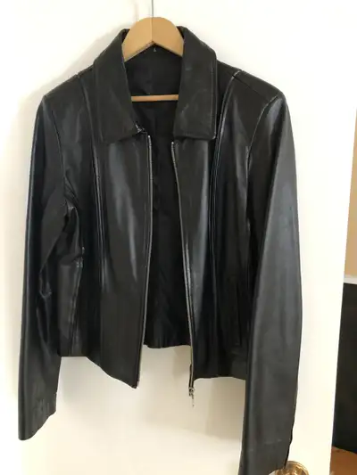 Pantalon et blouson en cuir, View more