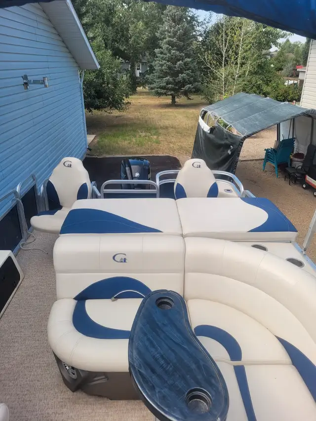 2020 GRAND ISLAND 24' TRITOON in Powerboats & Motorboats in Saskatoon - Image 2