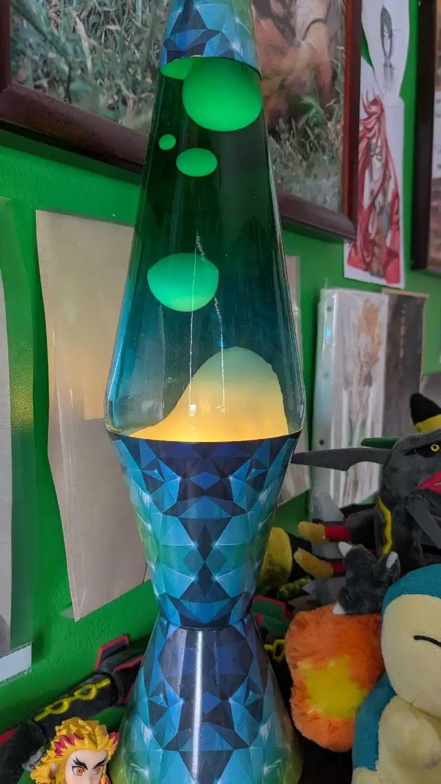 lava lamp in Indoor Lighting & Fans in Mississauga / Peel Region - Image 3