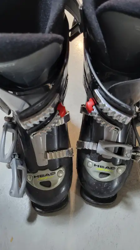 Head EZ On Ski Boots in Ski in Ottawa - Image 2
