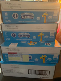 8 x 12 352 ml cans of Similac 1st step*Free baby item included! 