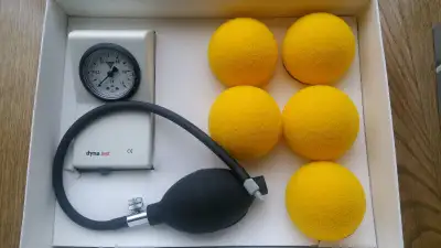 NEW/NEUF Riester Dynatest medical tool for arthritis, rheumatism, grip strength + FREE book Riester...