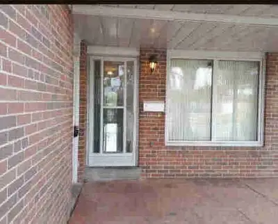 The upstairs unit in Scarborough is available for $675, all inclusive. The unit features a single ro...