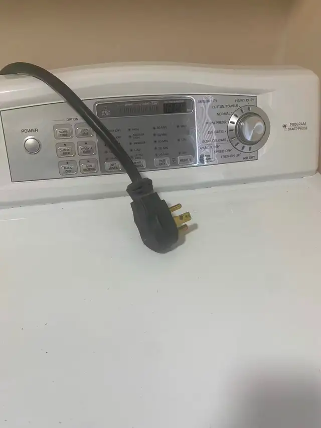 LG dryer, very good working condition in Washers & Dryers in Markham / York Region - Image 5