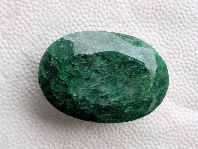 529 Ct. Beryl, Green, Emerald Colour Stone in Jewellery & Watches in Stratford