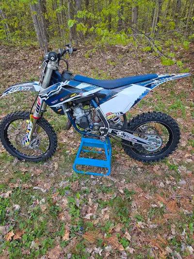 2022 TC 85 supermini with 105cc cylinder kit and big wheels (19/16 inch). Top end currently has 17 h...
