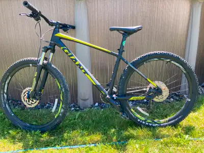 Vélo Montagne Giant Talon 2, 27,5 po (medium), View more