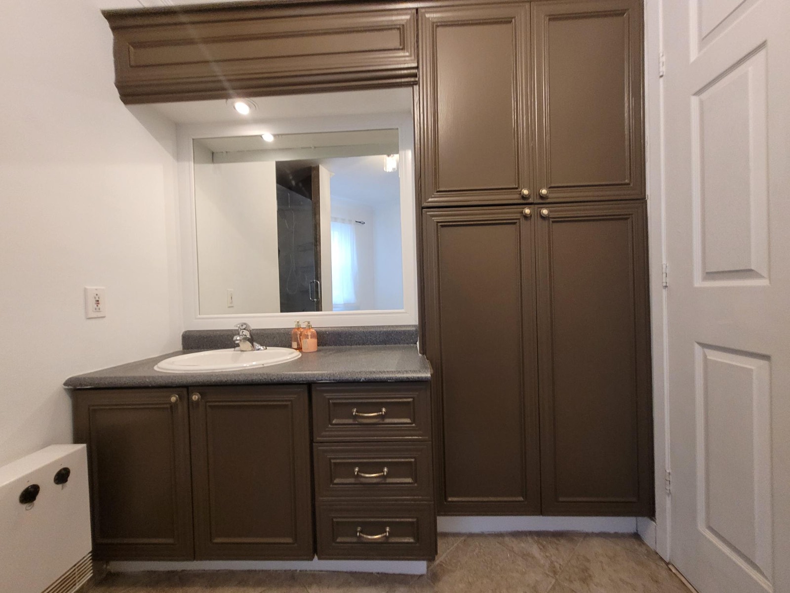 Grand 6 ½ lumineux et idéal pour famille – Triplex [Lafontaine] — photo 3
