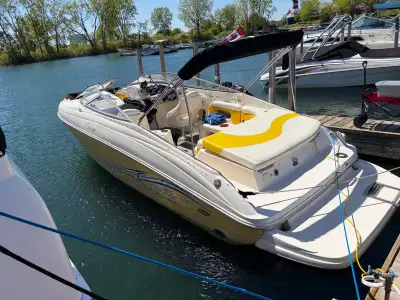 2005 Rinker Captiva 232 Bow Rider Merc 350 Magnum with 300hp Merc Bravo 3 drive Captains Choice thru...