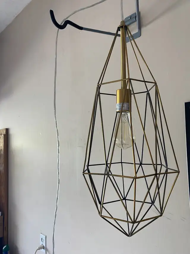 Geometric Gold Wire Pendant Light
