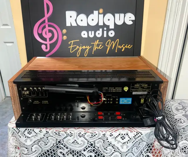 Pioneer SX-650, 35 WPC  Gorgeous Vintage Stereo Receiver in Stereo Systems & Home Theatre in Ottawa - Image 6