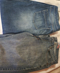2 pair of Men's 33 x 32 jeans.