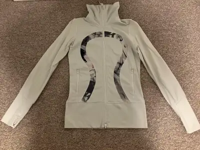Lululemon White In Stride Jacket sz 4 $100
