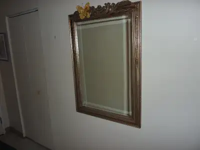 Mirror 30x 42 pouces Cadre en Bois40 $, View more