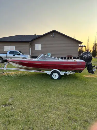 1989 18’ cobra ski boat 2.5l (200hp) Mercury outboard motor is a 96 with stainless steel prop ,power...