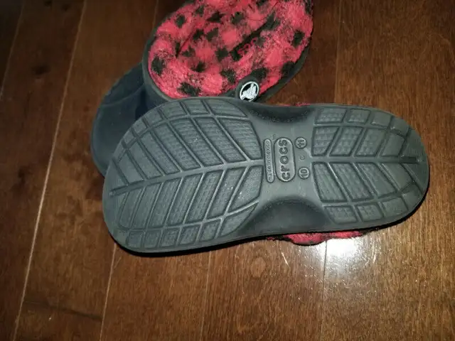 Kids Crocs for selling - Size 10 - Very good condition in Clothing - 4T in St. Albert - Image 3