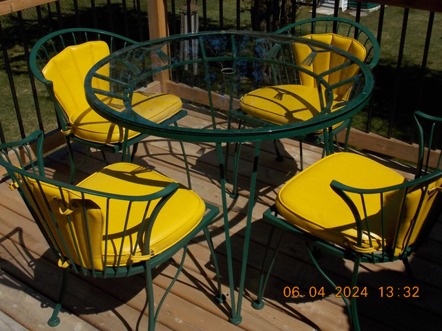 Hauser Table & 4 Chairs in Patio & Garden Furniture in Kawartha Lakes