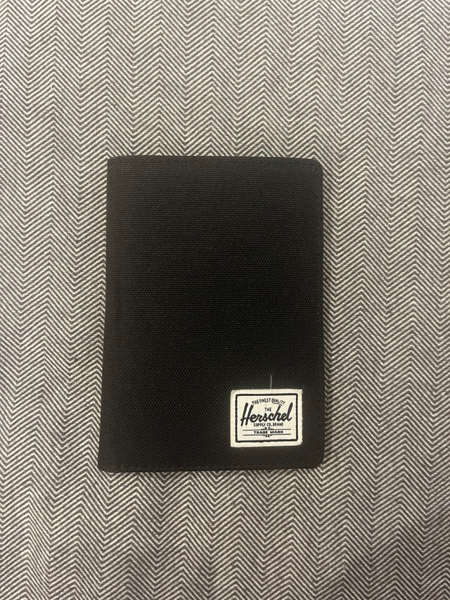 Herschel Supply Co. Wallets & Pouches - LIKE NEW in Other in City of Toronto - Image 4