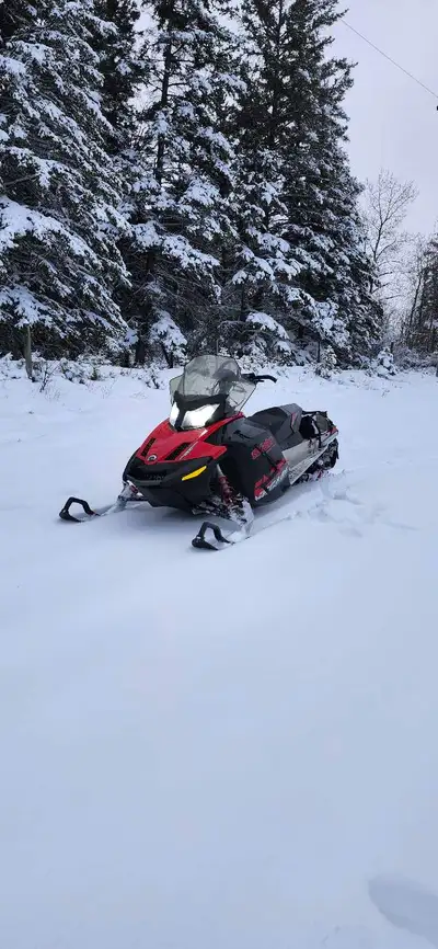 Got my 2011 skidoo renegade 1200 for sale it's a beautiful seld runs and drives great no issues very...