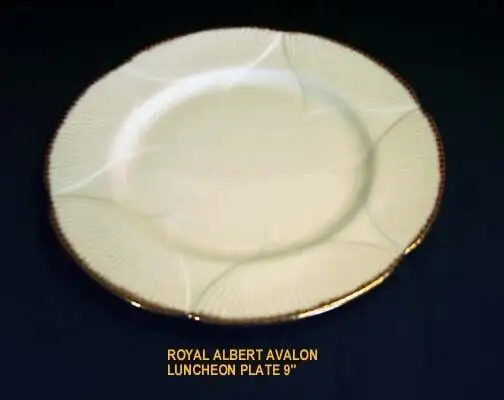 ROYAL ALBERT CHINA - AVALON in Arts & Collectibles in Moncton - Image 3