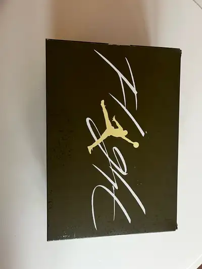 Air Jordan 4 Rétro SE Craft comme neuves Valeur neuves : 458 CAD hors taxes