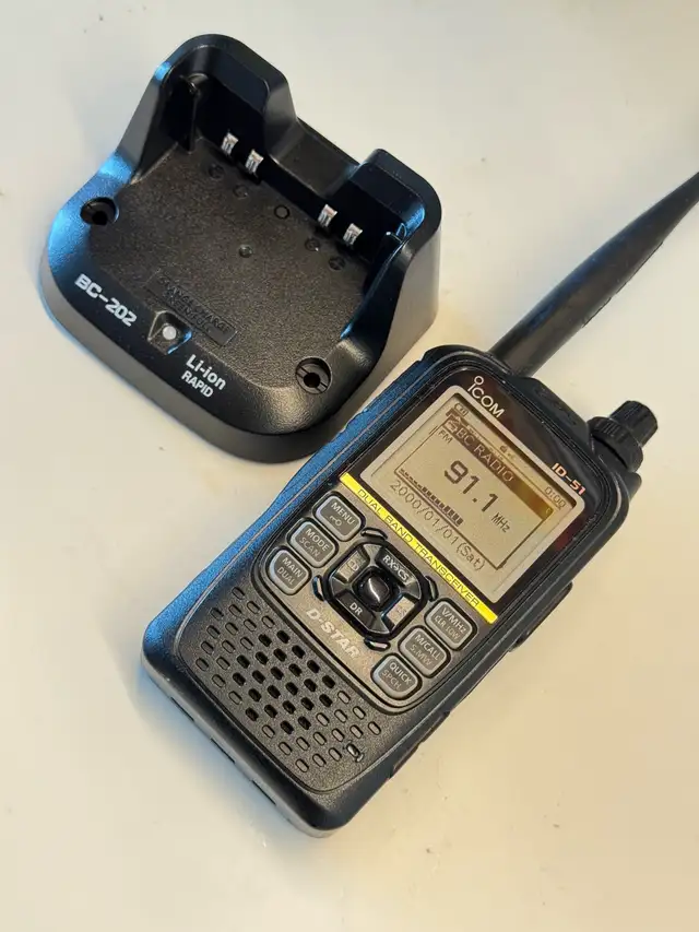 ICOM ID51 plus