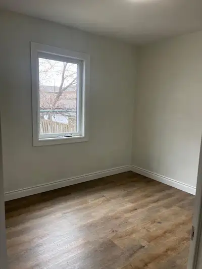 Renting Private room for A Female