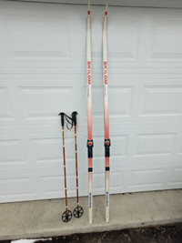 Skilom skis, Salomon boot and poles 210cm lower price!
