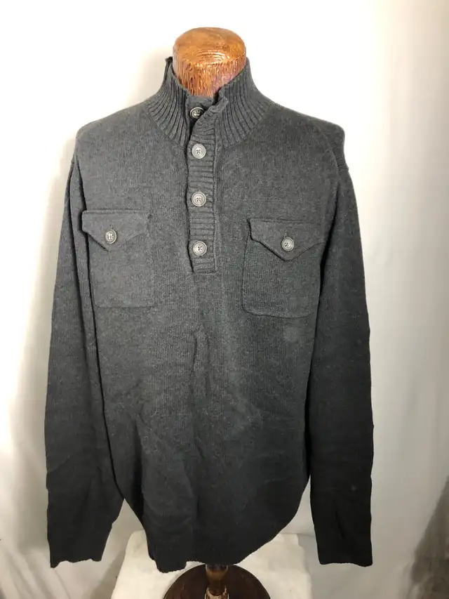 Men’s Grey Sweater. Banana Republic. XL in Men's in Edmonton - Image 2