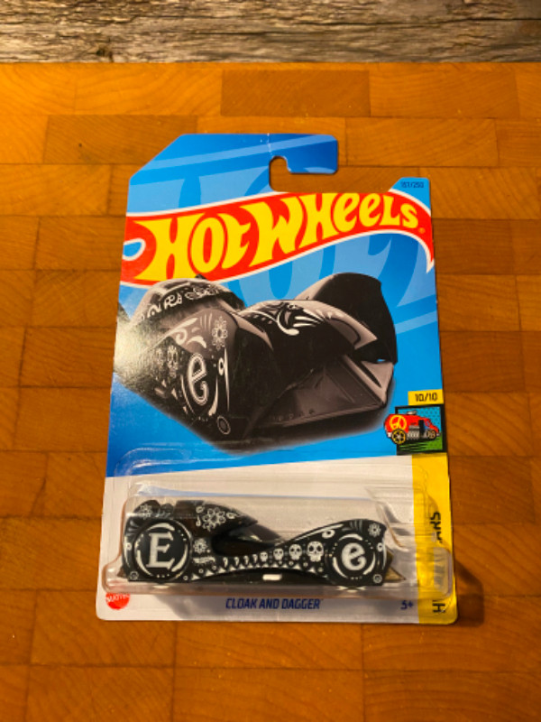 New in Package - 5 pack Hot Wheels Mainlines Assorted in Toys & Games in Charlottetown - Image 3
